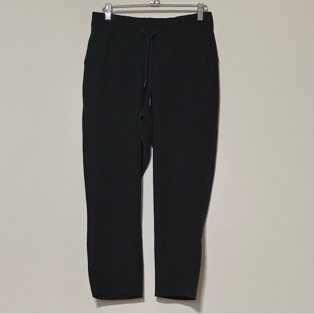 Lululemon capri lightweight‎ comfortable black pants size 4 yoga/sportswear